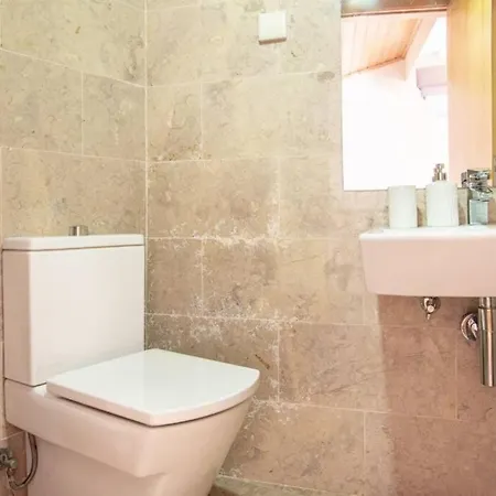 דירה Charming Duplex At Alfama ליסבון