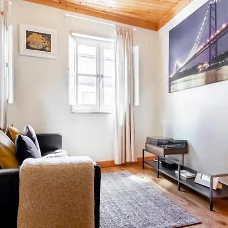 Charming Duplex At Alfama Lägenhet