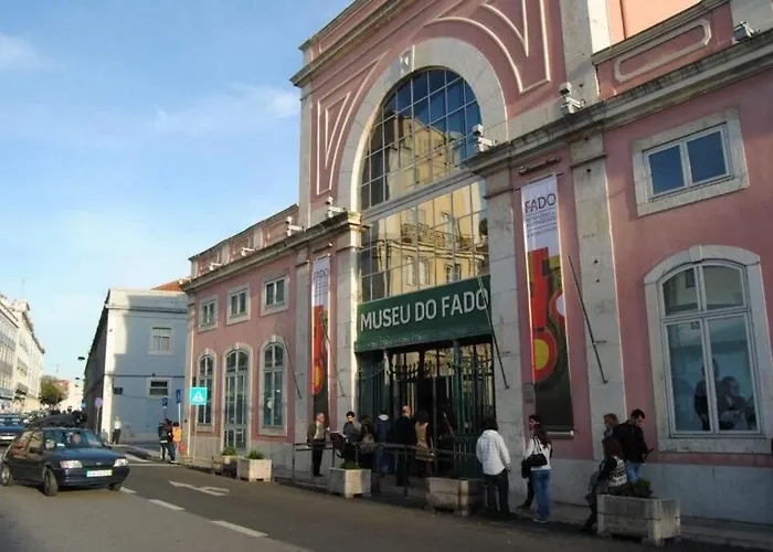 Charming Duplex At Alfama *